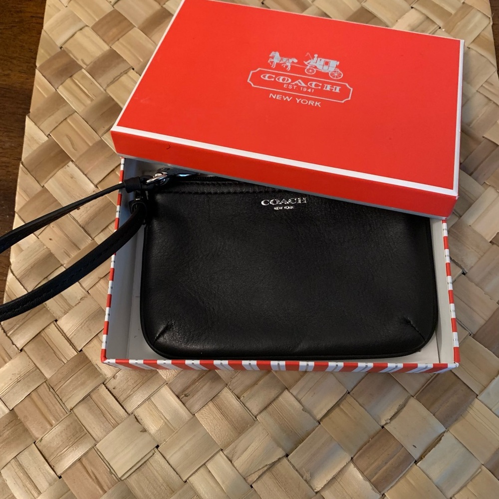 Coach black soft Genuine leather zip wristlet